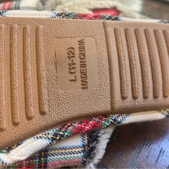 Wondershop Plaid Papa Elf Slippers - Picture 6 of 8